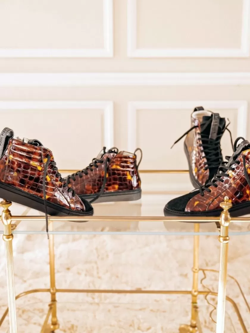PM001 - Caiman Varnished Amber | PAUL MARIUS Store